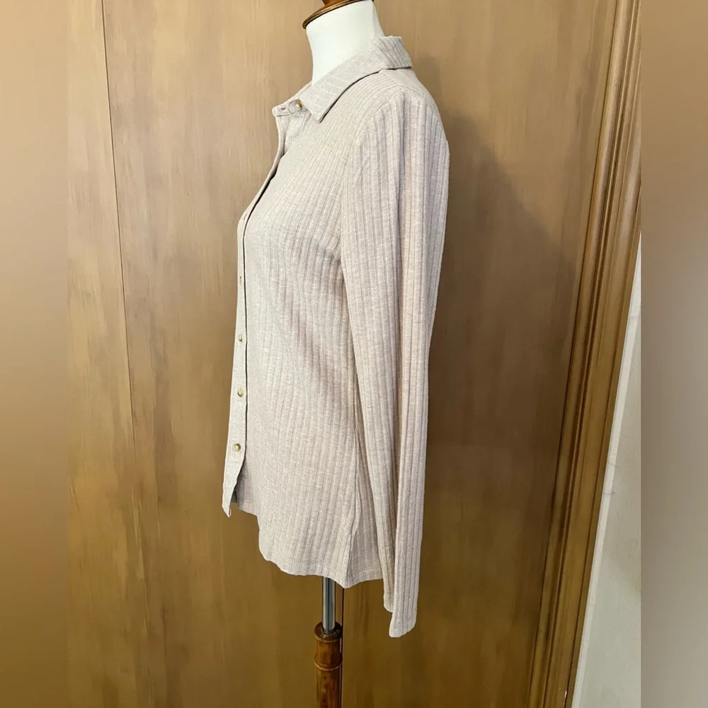 Lands’ End women’s Long Sleeve Wide Rib Button Front Polo, small, NWOT - Picture 5 of 12